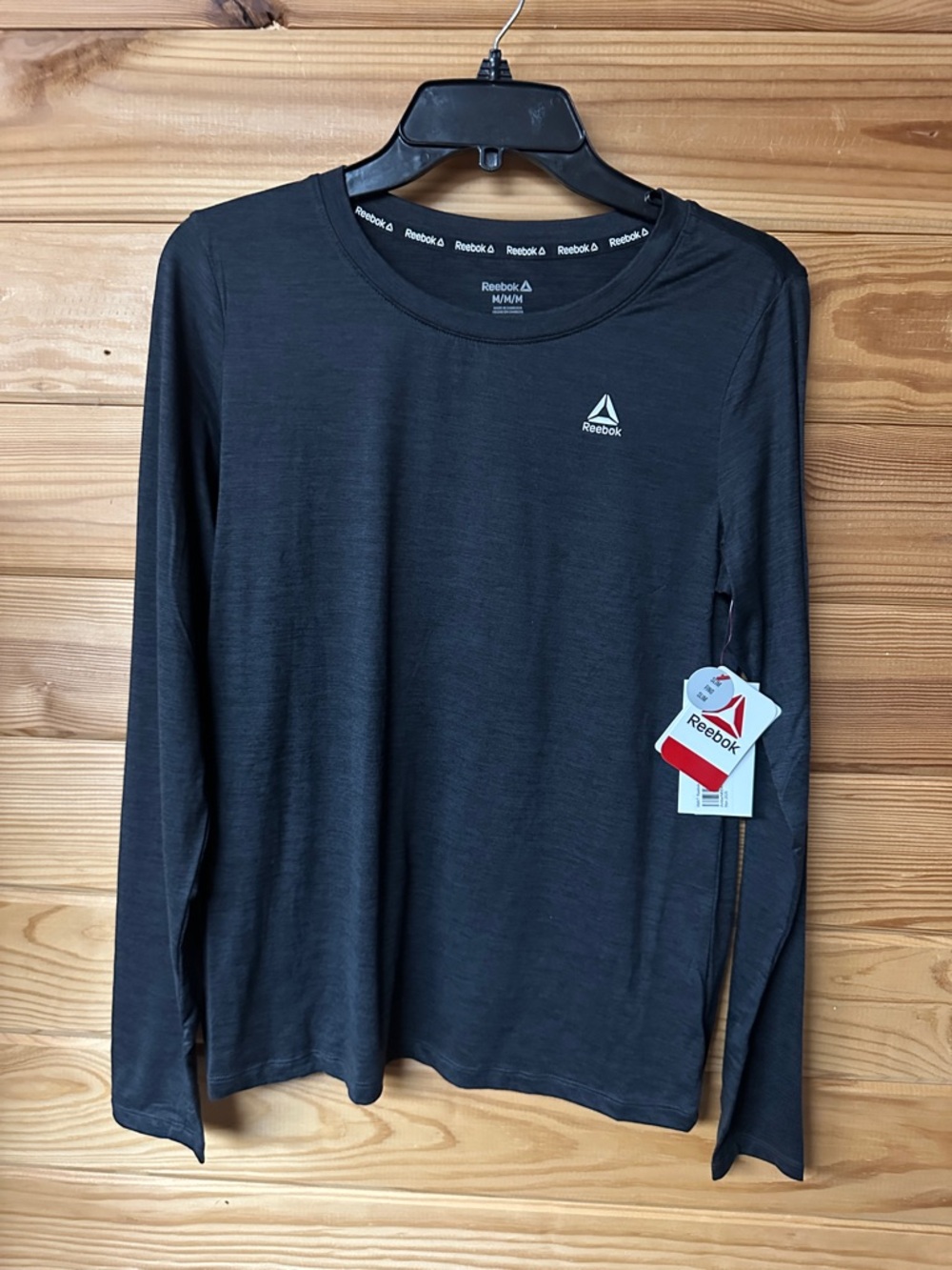 NWT Reebok Women’s Long-Sleeve Performance Tee – Black Size M